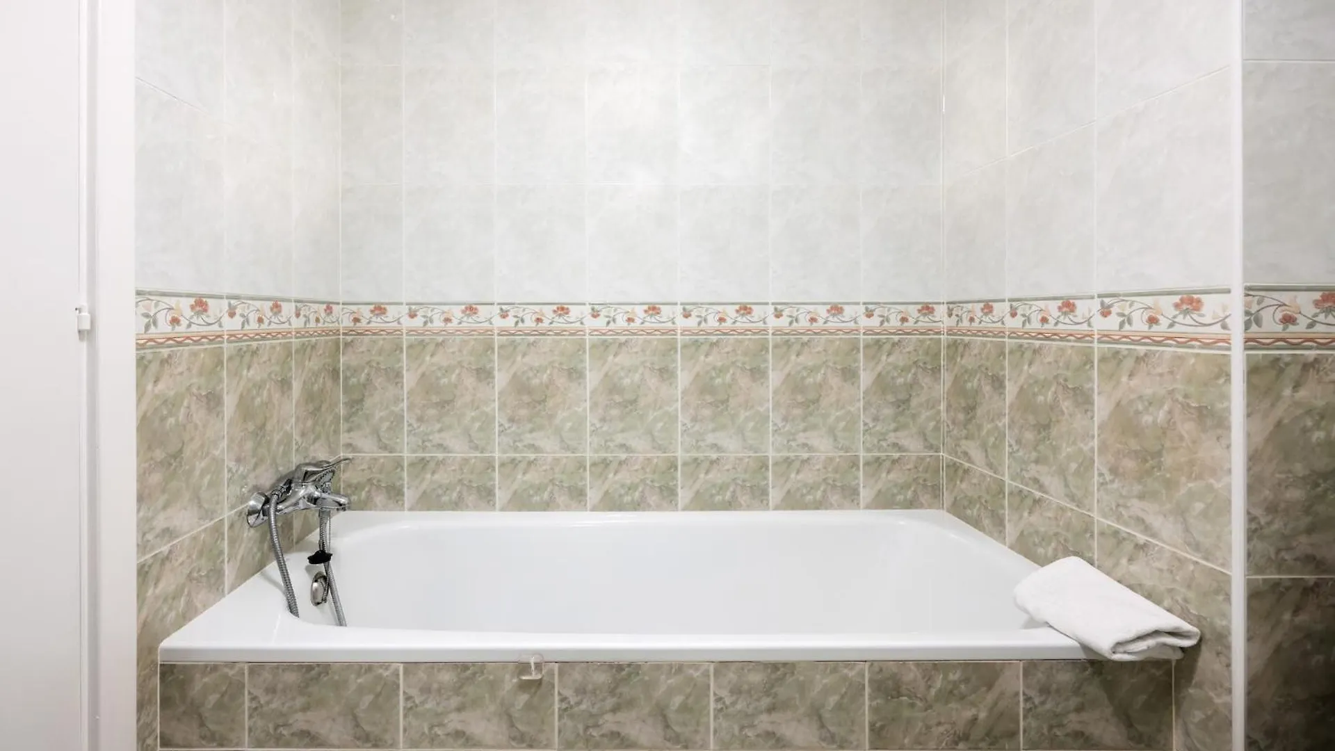Family & Beach Apartments Mijas Costa & Fuengirola By Alfresco Stays El Faro